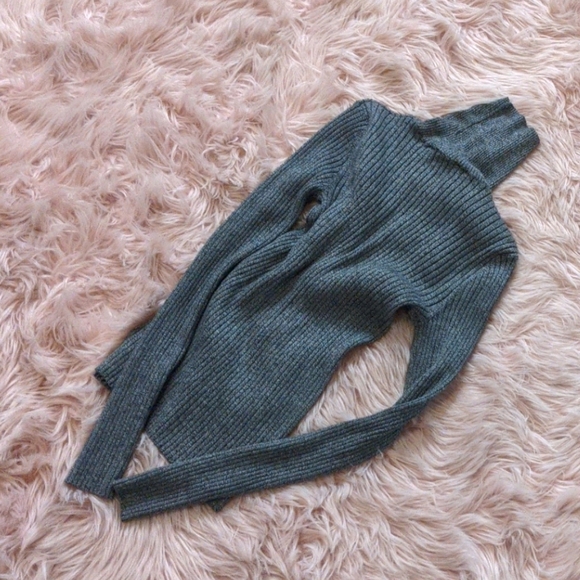 Grey turtleneck - Picture 1 of 1